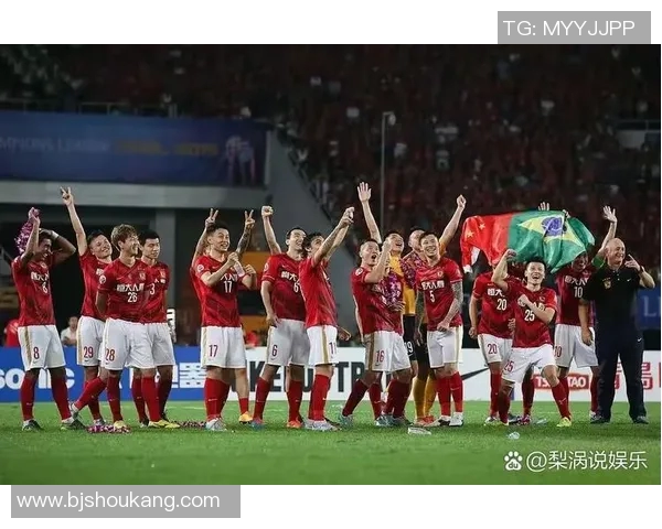 广州恒大与拜仁慕尼黑巅峰对决展现足球魅力与激情的较量